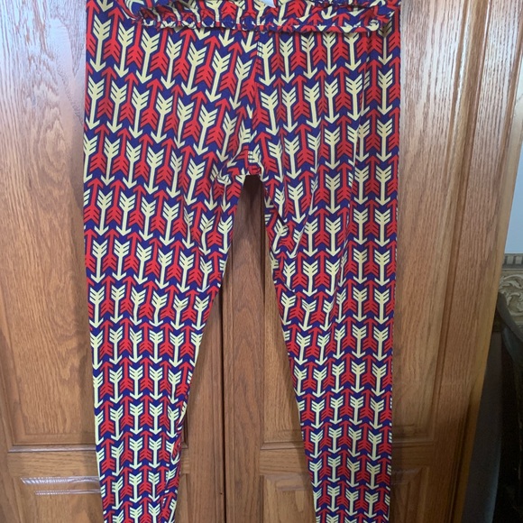Lularoe arrow leggings os - Picture 2 of 2